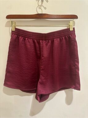 House of Harlow 1960 Satin Burgundy Elastic Waist Shorts w Pockets M
